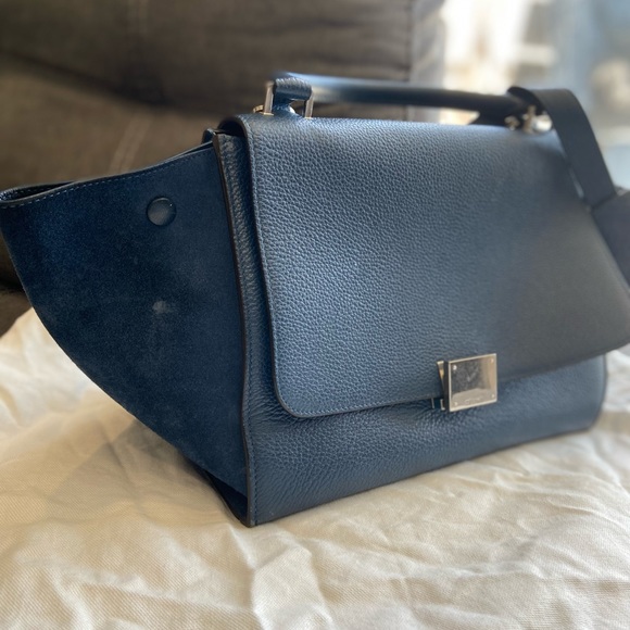 Celine Navy Medium Trapeze Bag - Picture 4 of 11